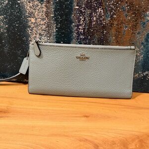 Coach Double Zip Wristlet- very good condition
